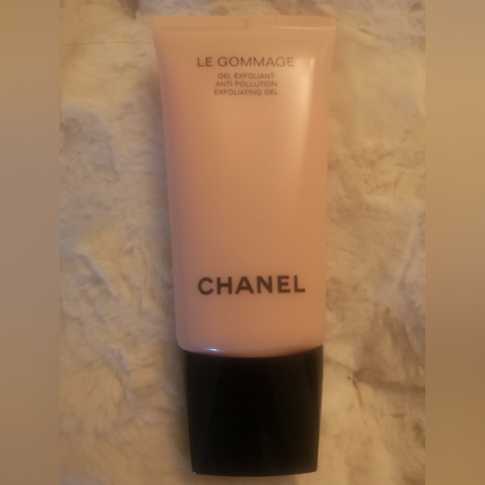 New Chanel Gel Exfoliant Le Gommage